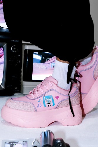 Diva Virtual Platform Sports Sneakers in Pink - Hatsune Miku x Koi Footwear 2
