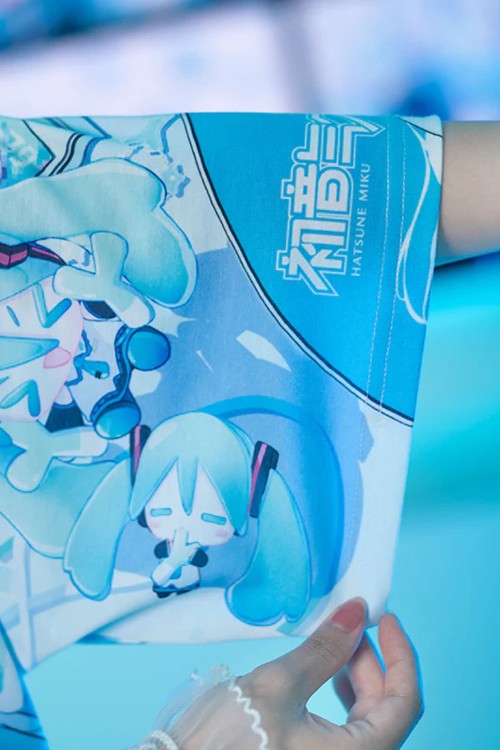 Camiseta Oversized Miku Forever en Blanco x Azul - Hatsune Miku x ACDC Rag