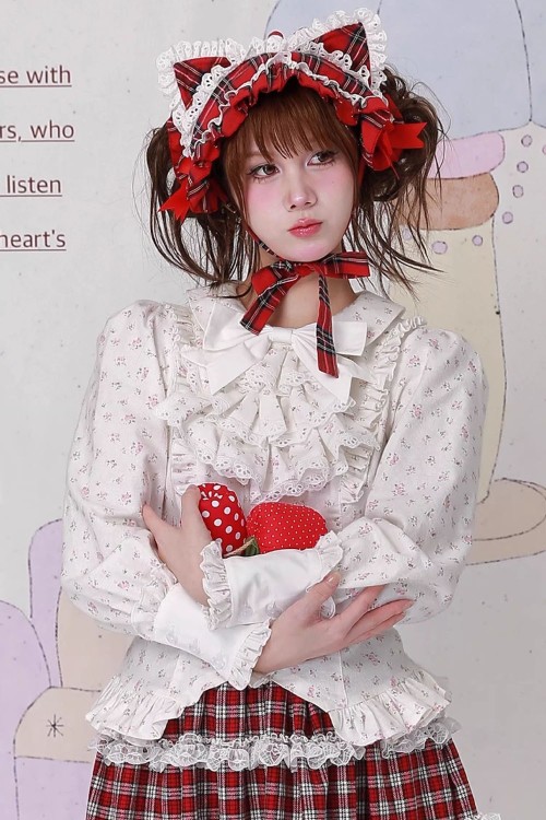 Retro Vintage Flowers White Long Sleeve Blouse ~ SOS MEME CLUB