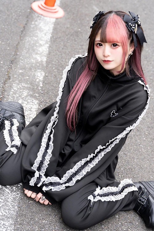 Magic Heart Zip-Up Jacket in Black - ACDC Rag