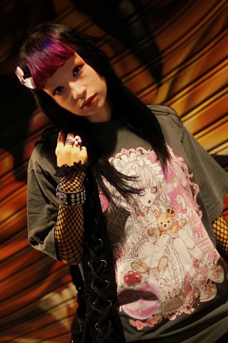 Yoh's Monochrome World x Madame Chocolat Vintage Style T-Shirt - Charcoal Grey 2