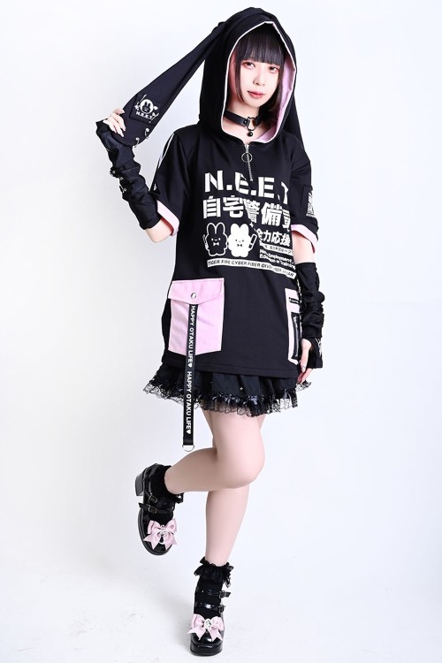 Neet Top with Ears in Black x Pink - Jill Punk