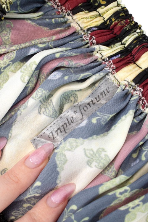 [Second hand] Antique Cross Black x Garnet Skirt - Triple Fortune