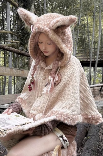 Lovely Deer Cape - Rose Island