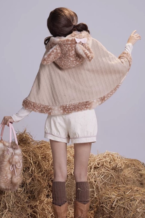 Lovely Deer Cape - Rose Island