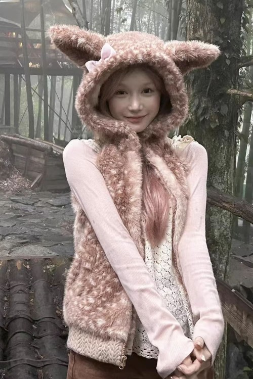 Lovely Deer Vest - Rose Island