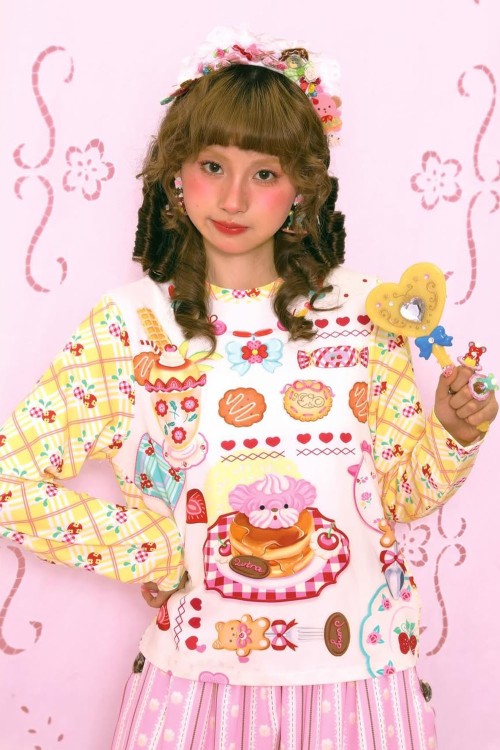 Top Cream Tea & Cookies en Amarillo ~ Lutra Jump