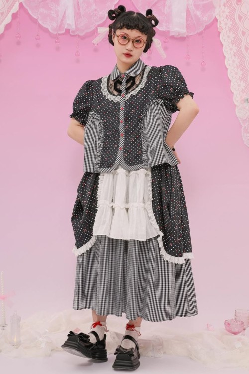 About Love Blouse in Black x White ~ Lutra Jump