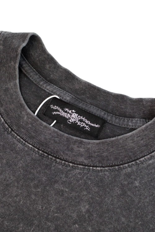 [2a mano] Camiseta Gris con Print de Conejito - Summon The Middle Finger