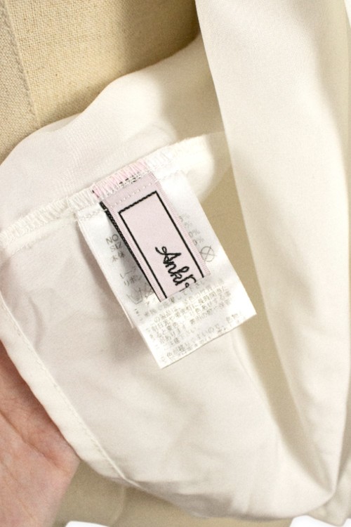 [Second Hand] Off-Shoulder Shirt Jirai in Black and White - Ank Rouge