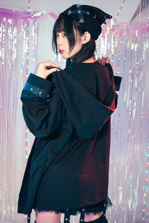 Top Efecto dos Piezas con Capucha Crossed Angel en Blanco x Negro - Jill Punk