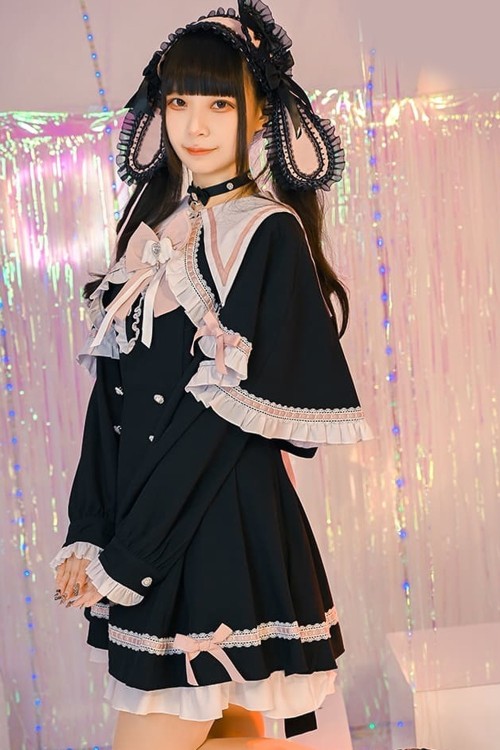 Vestido de Manga Larga con Capa Love Magic Circle en Negro - Jill Punk