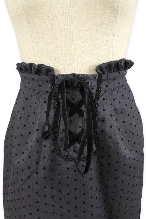 [2a mano] Falda de Tubo Velvet Polka Dot en Gris - Axes Femme