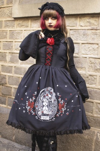 Yoh's Monochrome World x Madame Chocolat - Vestido JSK Yasasii Yume Negro x Rojo