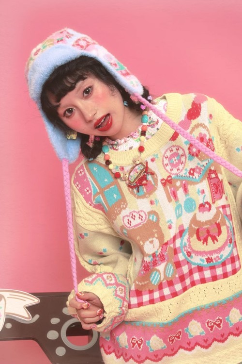 Cute Winter Knitted Hat ~ Lutra Jump