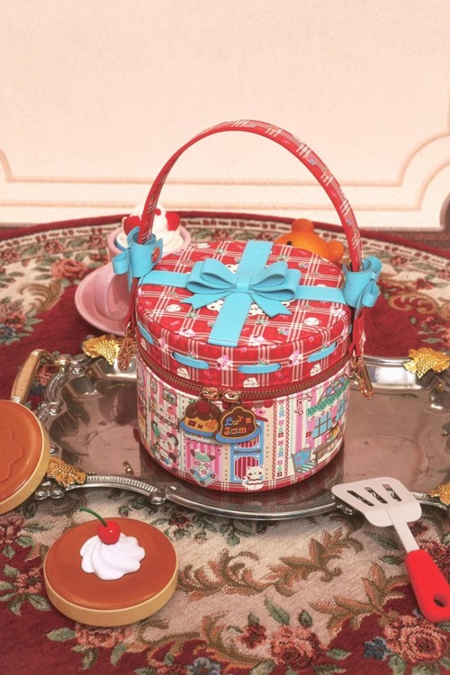 Retro Present Bag ~ Lutra Jump