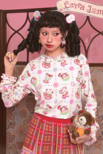 Retro Animals Top ~ Lutra Jump