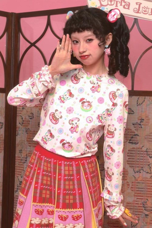 Retro Animals Top ~ Lutra Jump