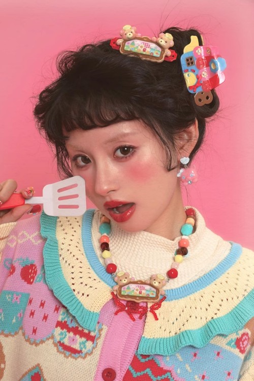 Bear House Necklace ~ Lutra Jump