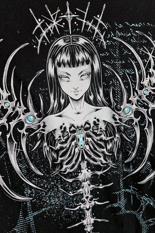 Camiseta Salvation - Pinku Kult