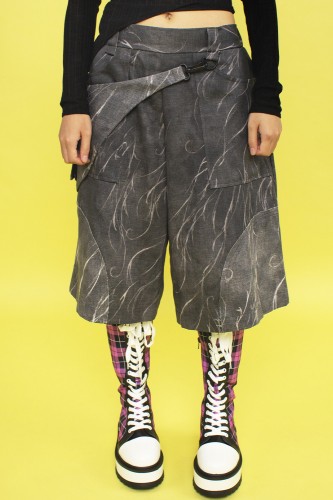 MALA ONDA Pantalón Bermuda con Bolsito Gris Oscuro ~ Renkillah x Mad Choco