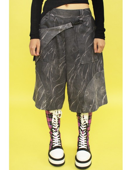 MALA ONDA Pantalón Bermuda con Bolsito Gris Oscuro ~ Renkillah x Mad Choco