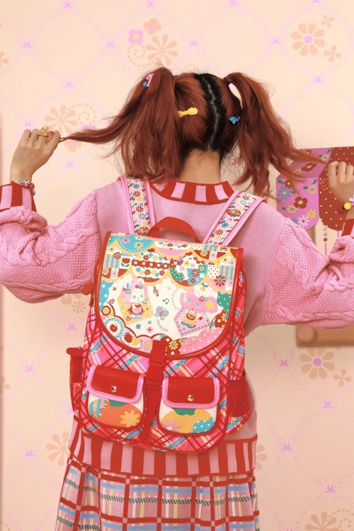 Showa Toys Backpack ~ Lutra Jump