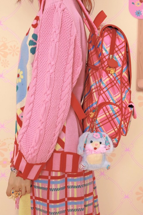 Showa Toys Backpack ~ Lutra Jump