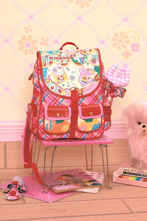 Showa Toys Backpack ~ Lutra Jump